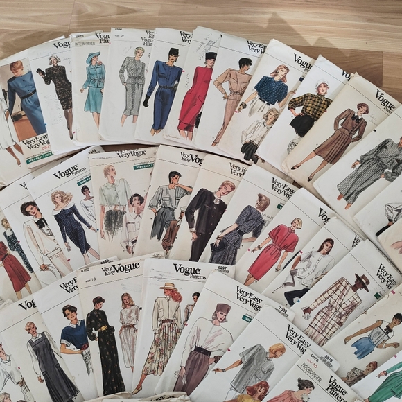 Lot of 51 Vintage Vogue Patterns - Picture 3 of 6